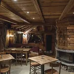Les Trompeurs Chez Odette Panzió Cogne