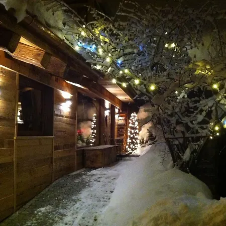Nocleg ze śniadaniem Les Trompeurs Chez Odette 2*