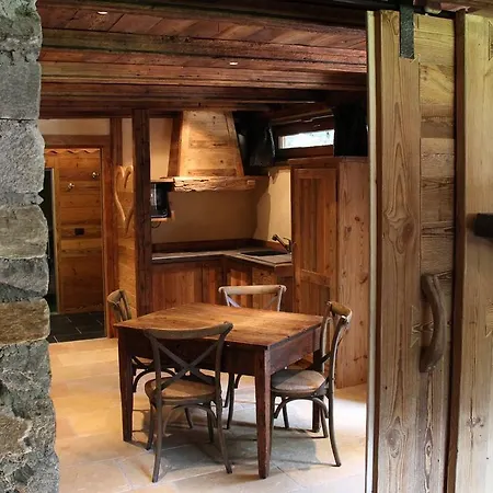 Nocleg ze śniadaniem Les Trompeurs Chez Odette Cogne