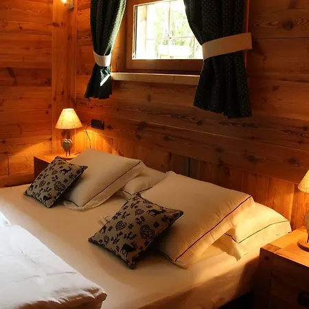 Les Trompeurs Chez Odette