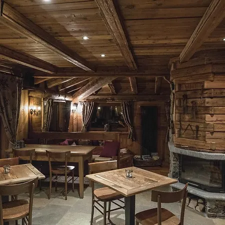Les Trompeurs Chez Odette Nocleg ze śniadaniem Cogne