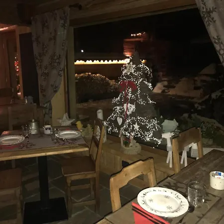 Les Trompeurs Chez Odette 2*