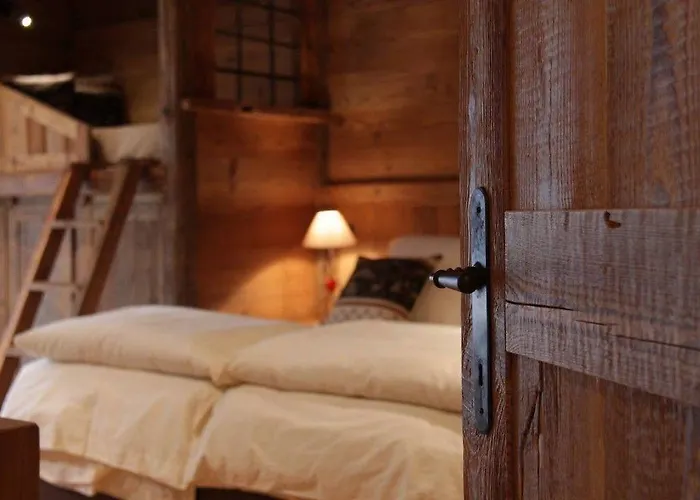 Les Trompeurs Chez Odette